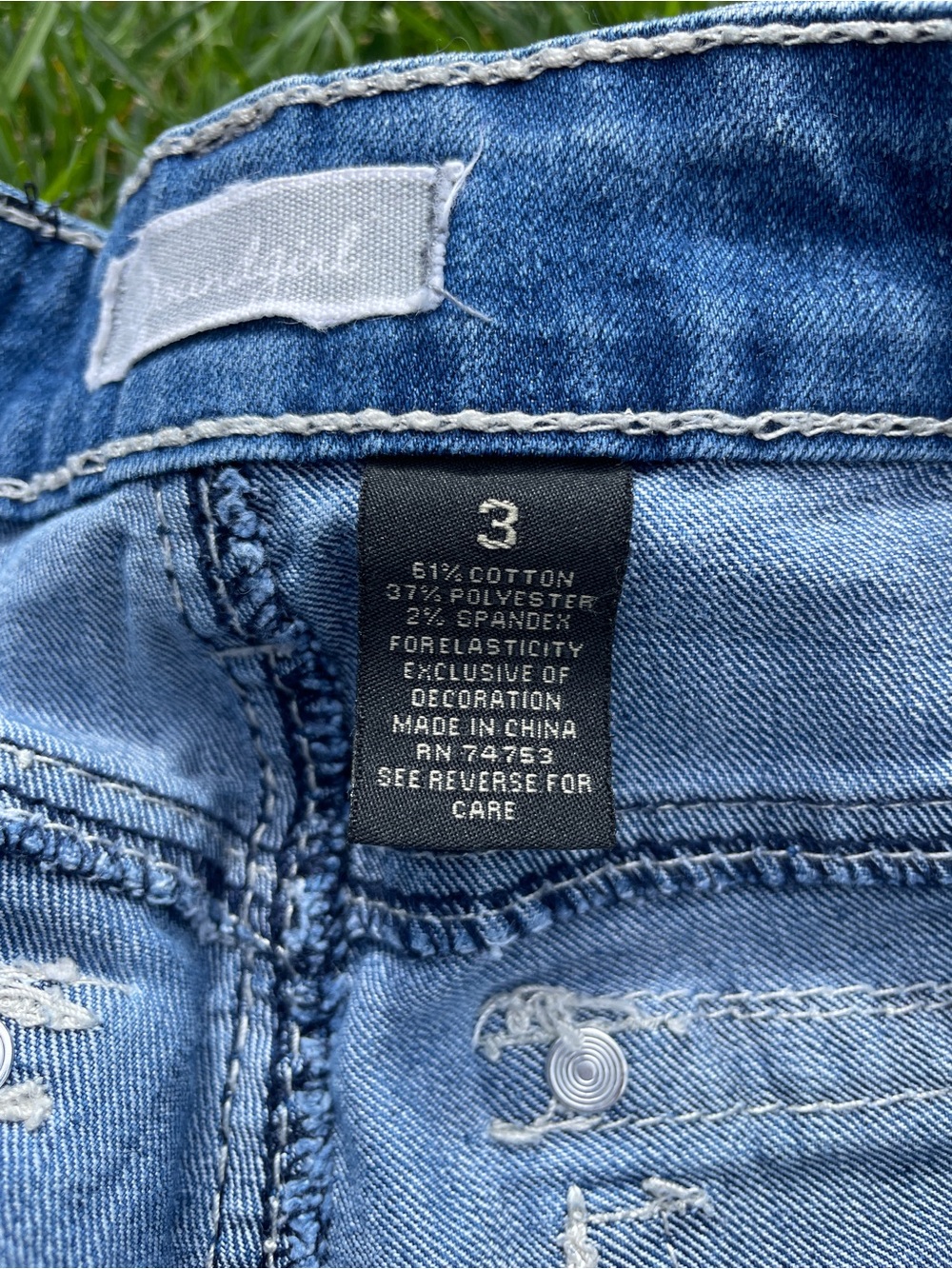 Y2K Miss Me Style Embroidered Flap Pocket Jean Shorts Light Wash - Picture 2 of 8